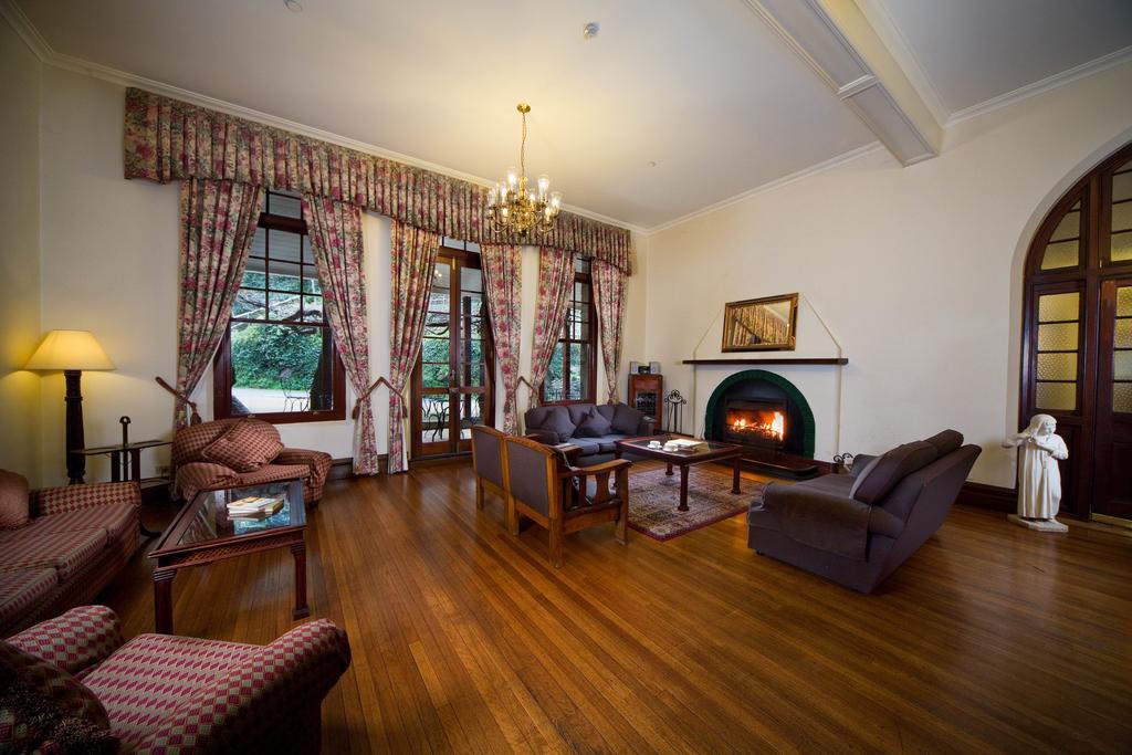 Jenolan Caves House Hotel Exterior photo