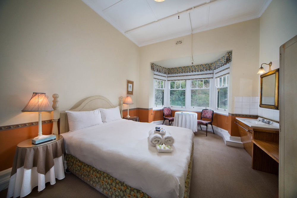 Jenolan Caves House Hotel Exterior photo