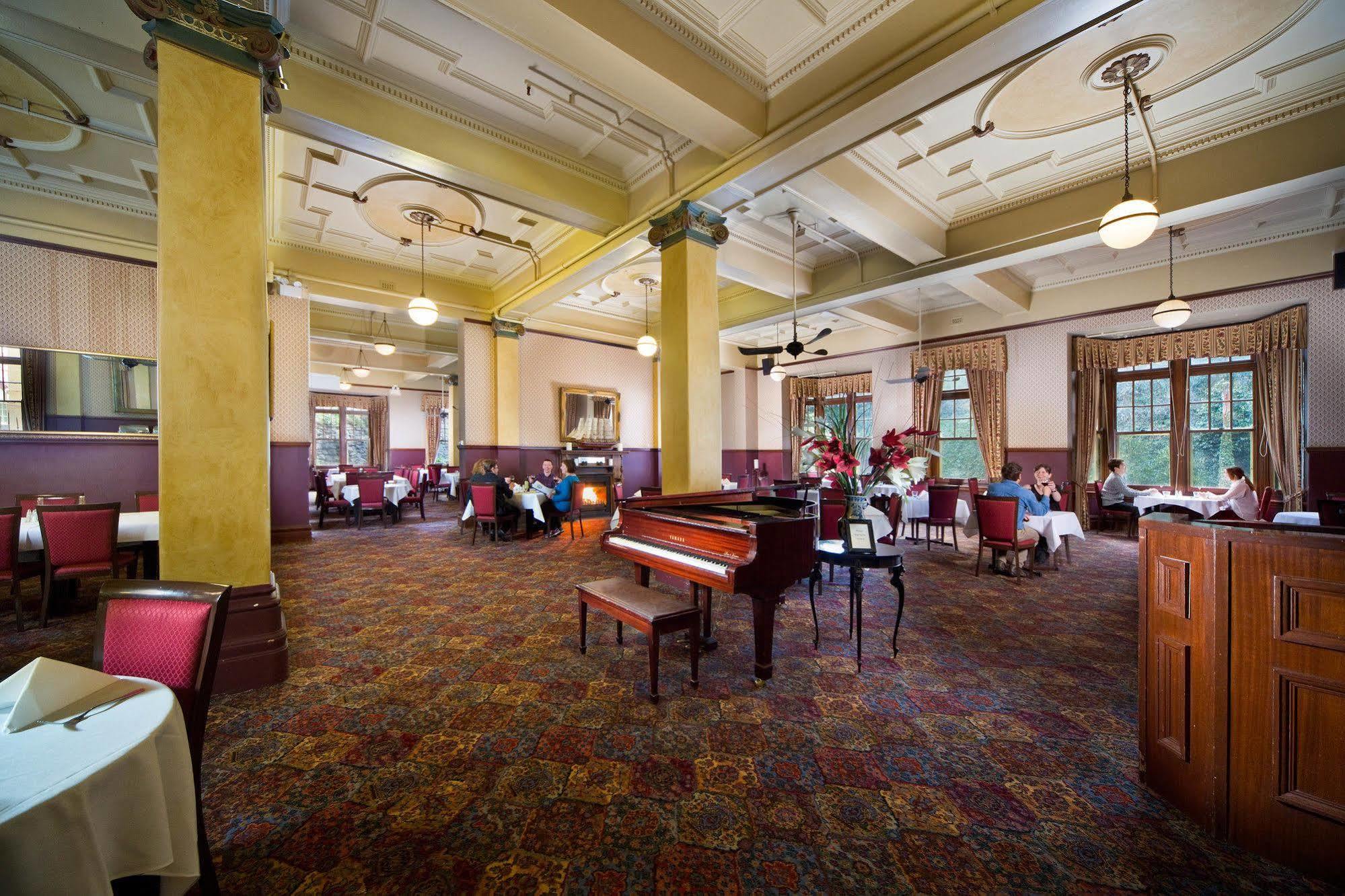Jenolan Caves House Hotel Exterior photo